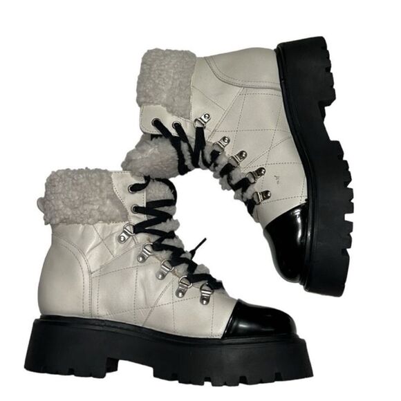 Steve Madden Color block Bone/Black Leather Lace Up
Boots(Size 8) - Picture 4 of 9